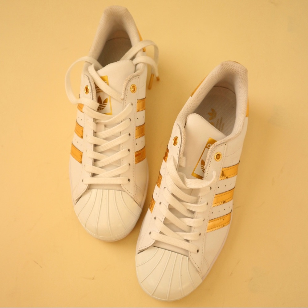 Adidas Superstar Sneakers